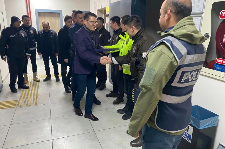 Göktaş, personelleri yalnız bırakmadı