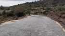 Köy yollarına parke taşı döşeniyor 