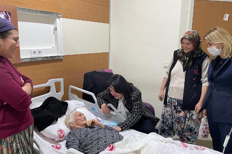 İskenderoğlu’ndan ‘geçmiş olsun’ ziyareti 