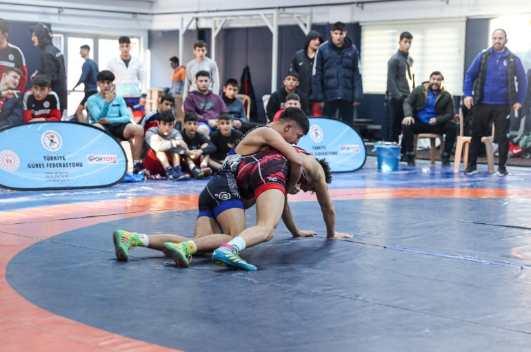 Rıza Doğan Güreş Turnuvası tamamlandı