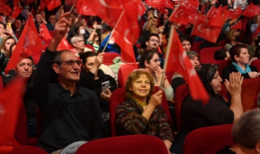 "Bir Diriliş Destanı Çanakkale” konseri yoğun ilgi gördü. 